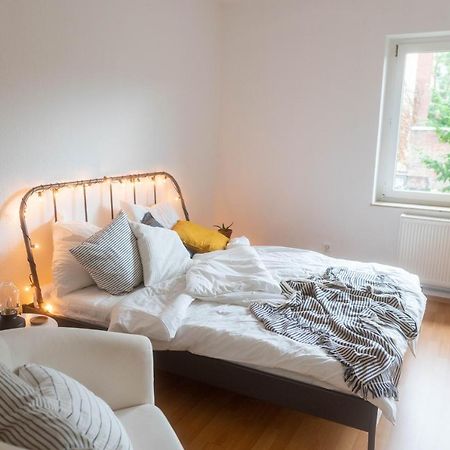 Grosse 3 Zimmer Wohnung Mit Netflix In Zentraler Lage エアフルト エクステリア 写真