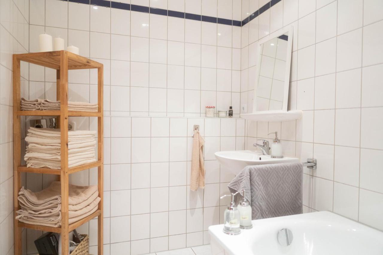 Grosse 3 Zimmer Wohnung Mit Netflix In Zentraler Lage エアフルト エクステリア 写真