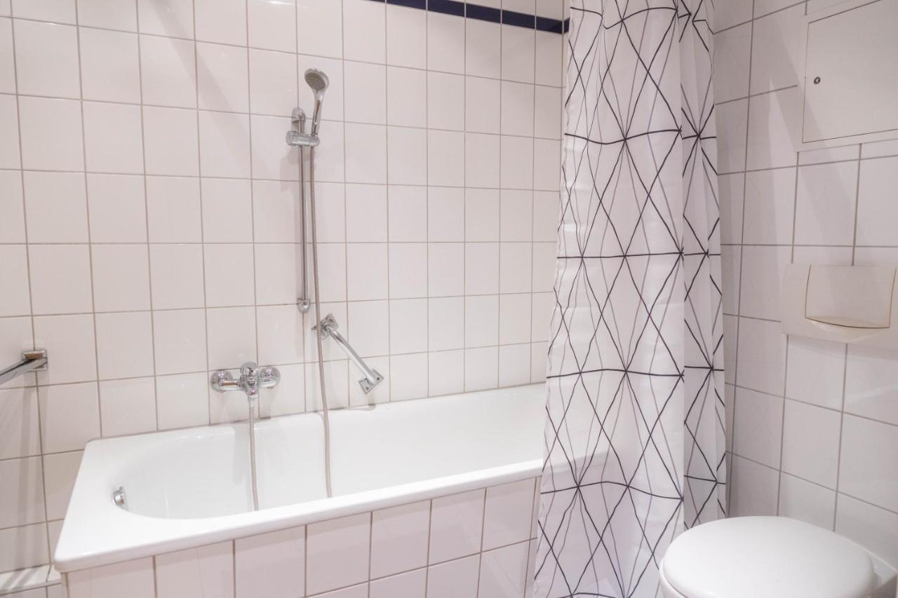 Grosse 3 Zimmer Wohnung Mit Netflix In Zentraler Lage エアフルト エクステリア 写真